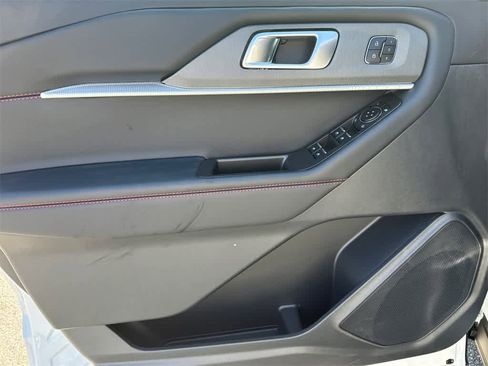 New 2025 Ford Explorer ST-Line w/ Premium Package image 11