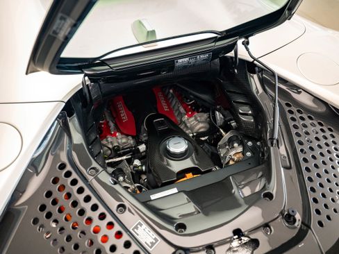 Used 2025 Ferrari SF90 Spider image 23