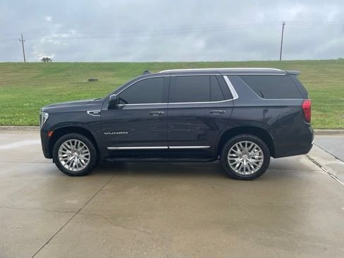 Used 2023 GMC Yukon SLT AWD/4WD image 7