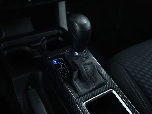 Used 2021 Toyota Tacoma SR5 w/ Trail Edition image 22