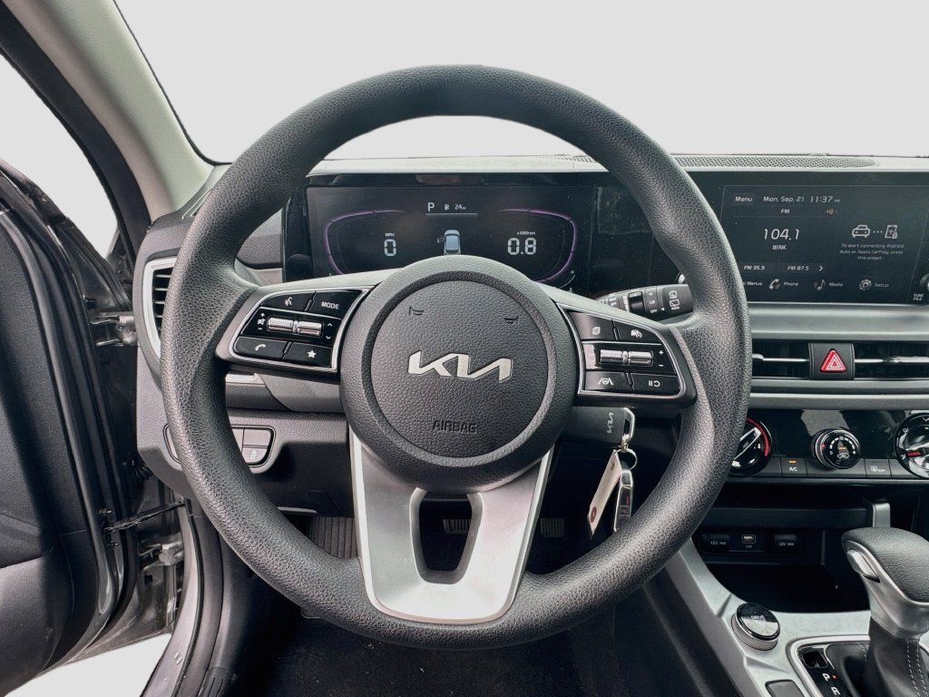 Certified 2024 Kia Seltos LX AWD/4WD image 14