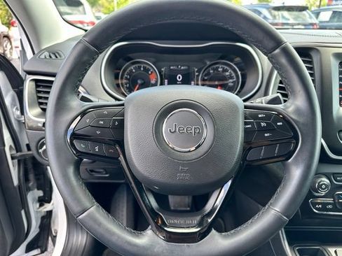 Used 2019 Jeep Cherokee Latitude Plus FWD image 16