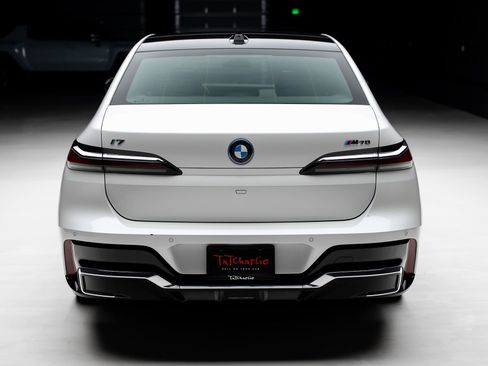 Used 2024 BMW i7 M70 AWD/4WD image 27
