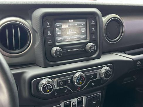 Used 2018 Jeep Wrangler Unlimited Sport S AWD/4WD image 30