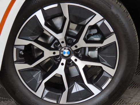 Used 2025 BMW X3 xDrive30i AWD/4WD image 7