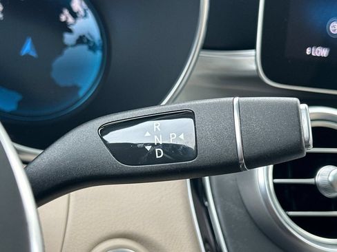 Used 2022 Mercedes-Benz GLC 300 4MATIC image 16