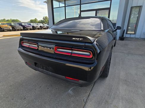 Used 2015 Dodge Challenger SRT Hellcat RWD image 7