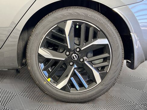 New 2025 Nissan Versa SR w/ Trunk Package image 32