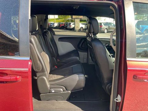 Used 2019 Dodge Grand Caravan SXT image 26