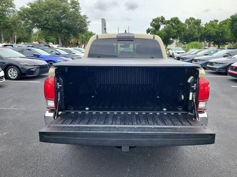 Used 2019 Toyota Tacoma TRD Off-Road AWD/4WD image 11
