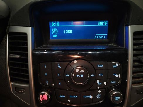 Used 2014 Chevrolet Cruze LT image 25