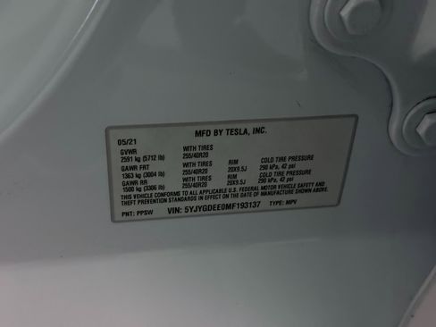 Used 2021 Tesla Model Y Long Range image 40