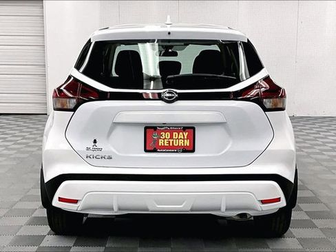 New 2025 Nissan Kicks Play S FWD image 4