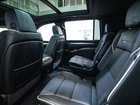Used 2026 Cadillac Escalade ESV Luxury w/ LPO, Floor Liner Package AWD/4WD image 42