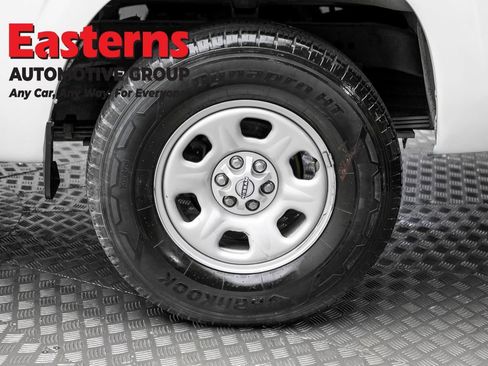 Used 2022 Nissan Frontier S RWD image 8