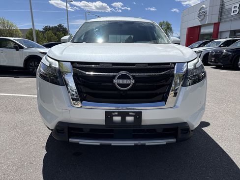Certified 2025 Nissan Pathfinder SL AWD/4WD image 4