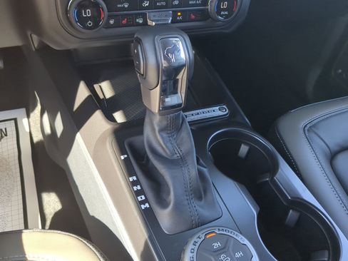 New 2025 Ford Bronco Outer Banks image 58