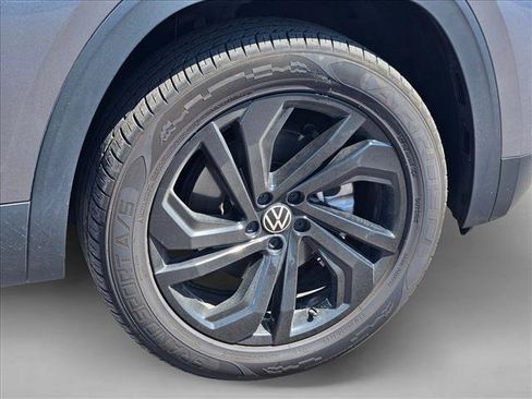 Used 2023 Volkswagen Atlas SE w/ Black Wheel Package AWD/4WD image 14