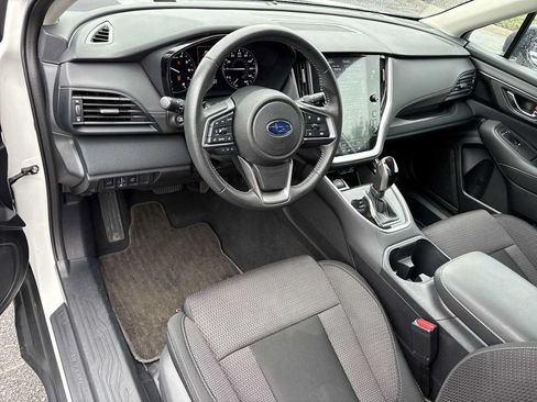 Used 2025 Subaru Outback Premium AWD/4WD image 10
