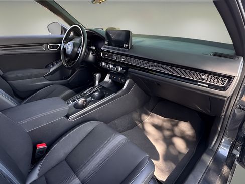 Used 2023 Honda Civic Sport image 22