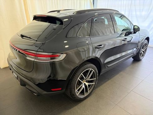 Certified 2026 Porsche Macan AWD/4WD image 9