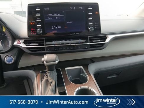 Used 2023 Toyota Sienna XLE FWD image 26