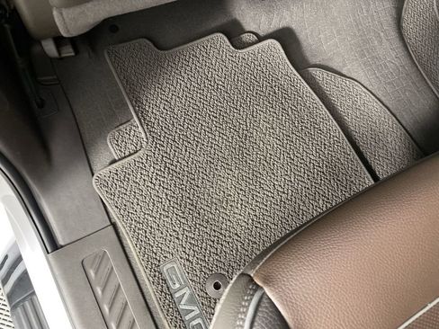 Used 2025 GMC Sierra 1500 Denali w/ Technology Package image 34