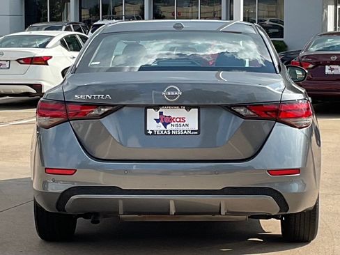 Used 2025 Nissan Sentra SV FWD image 5