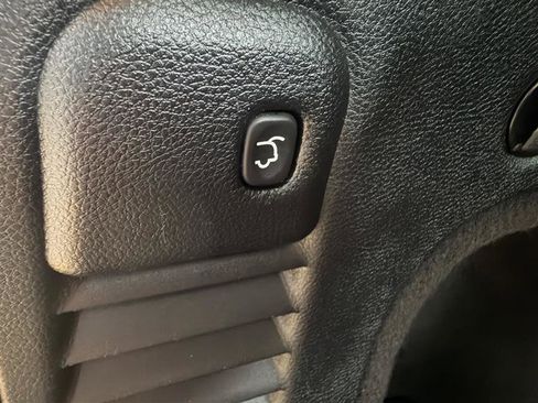 Used 2017 Jeep Grand Cherokee Limited AWD/4WD image 23