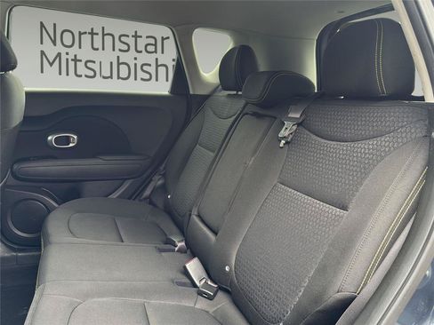 Used 2015 Kia Soul + FWD image 31