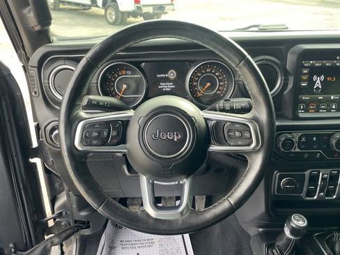 Used 2018 Jeep Wrangler Unlimited Sahara AWD/4WD image 19