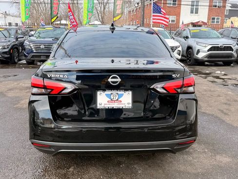 Used 2023 Nissan Versa SV image 6