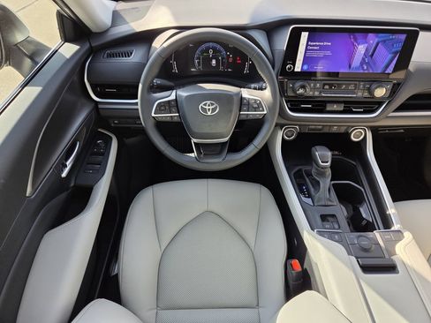 Used 2026 Toyota Grand Highlander FWD image 14