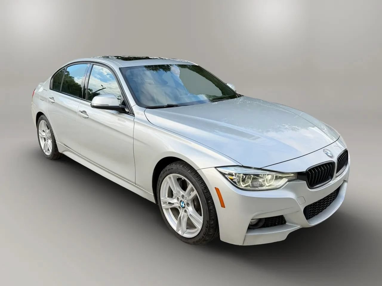 Used 2018 BMW 330i Sedan w/ M Sport Package RWD image 6