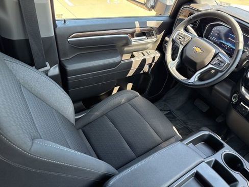 Used 2025 Chevrolet Silverado 2500 LT w/ Convenience Package AWD/4WD image 16