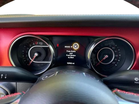 Used 2021 Jeep Gladiator Rubicon AWD/4WD image 16