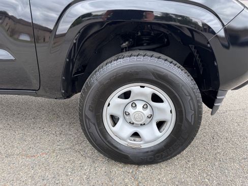 Used 2023 Toyota Tacoma SR AWD/4WD image 11