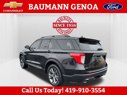Used 2022 Ford Explorer XLT w/ Equipment Group 202A AWD/4WD image 11