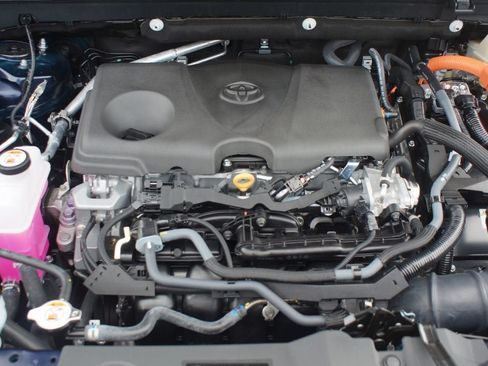Used 2025 Toyota RAV4 XLE AWD/4WD image 29