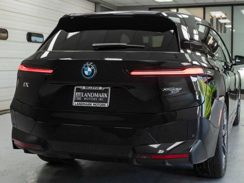 Used 2024 BMW iX xDrive50 w/ Premium Package AWD/4WD image 31