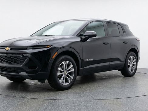 Used 2025 Chevrolet Equinox LT image 3