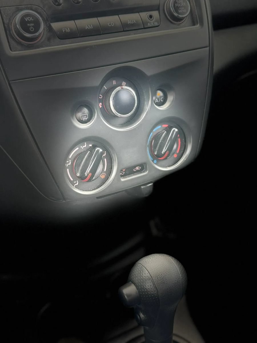Used 2015 Nissan Versa S Plus FWD image 34