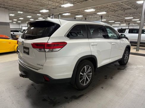 Used 2019 Toyota Highlander XLE image 4