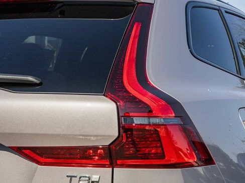 Used 2026 Volvo XC60 T8 Plus AWD/4WD image 8