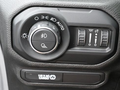 Used 2020 Jeep Gladiator Rubicon AWD/4WD image 13