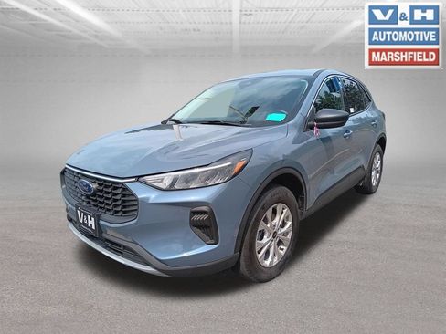 Used 2024 Ford Escape Active AWD/4WD image 3