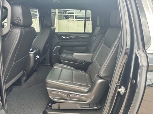 Used 2022 GMC Yukon XL Denali AWD/4WD image 17