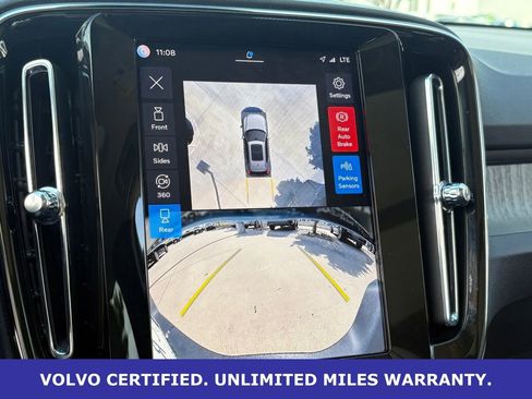 Certified 2025 Volvo XC40 B5 Plus AWD/4WD image 24