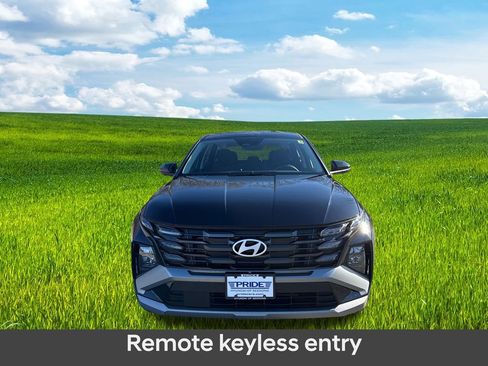 Used 2026 Hyundai Tucson SE image 3