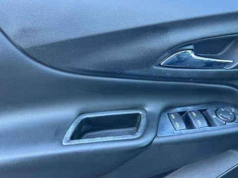 Used 2020 Chevrolet Equinox LT image 8